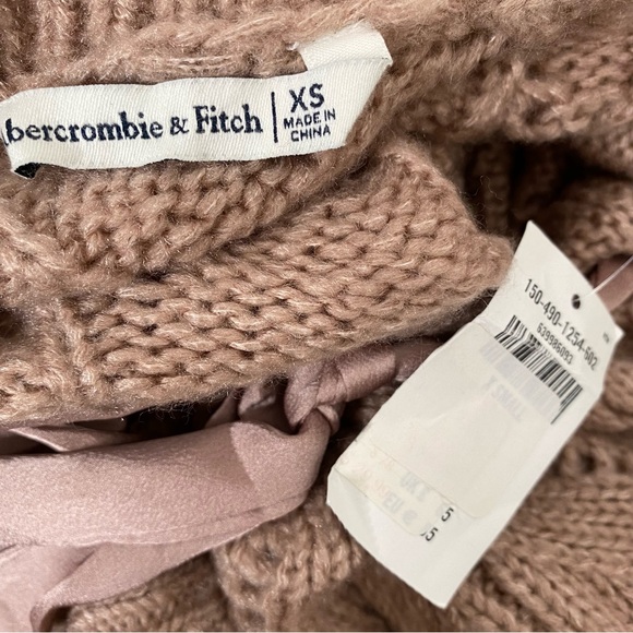Abercrombie & Fitch Taupe Rose Eyelet Knit Baggy Sleeve Sweater NWT - Picture 10 of 11